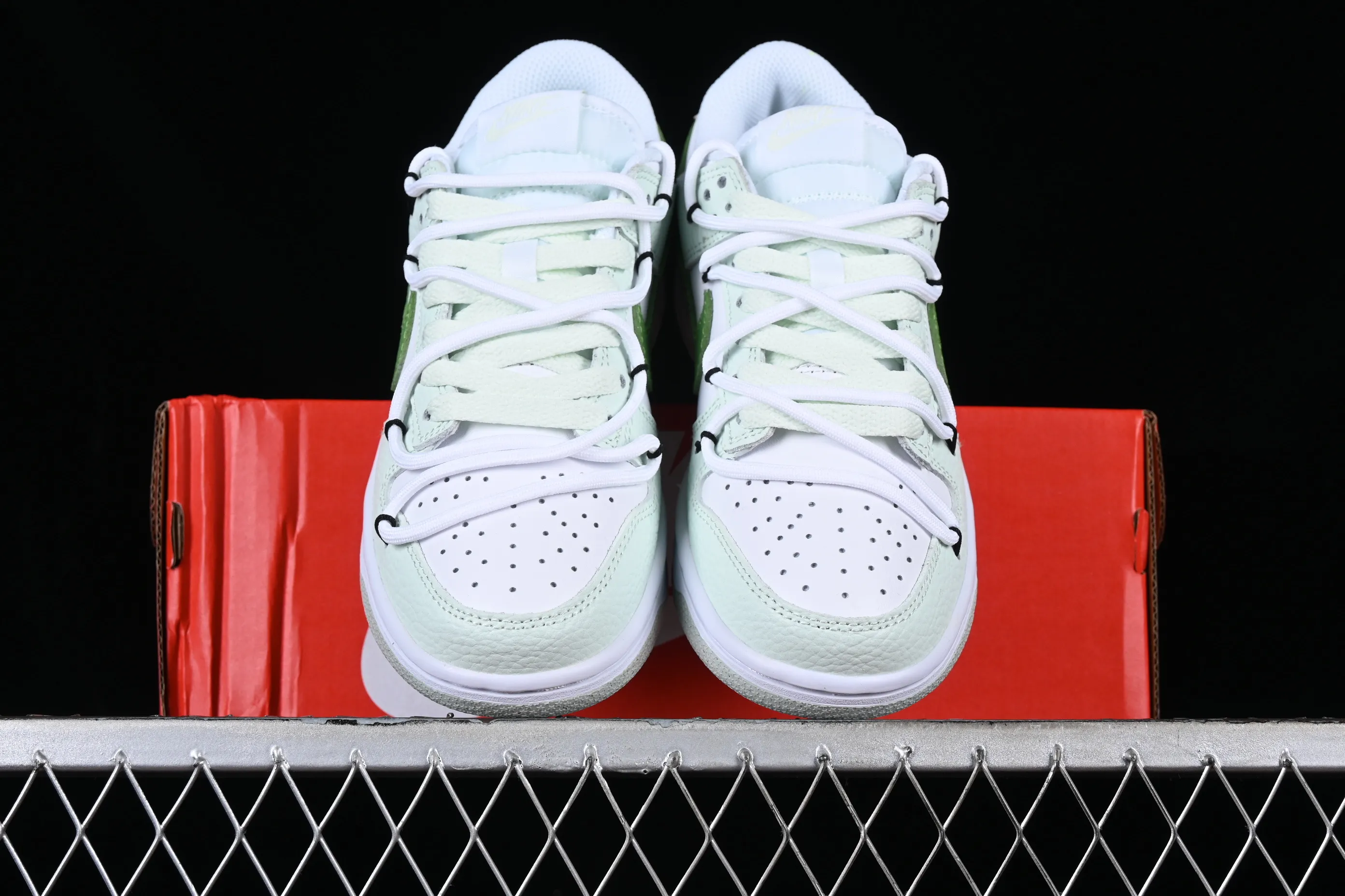 All categories Nk SB Dunk series Nk SB Dunk Low low-top sneakers Nk Dunk Low "Next Nature" refreshing green milk green SB strap low-top casual sneakers D1431-102